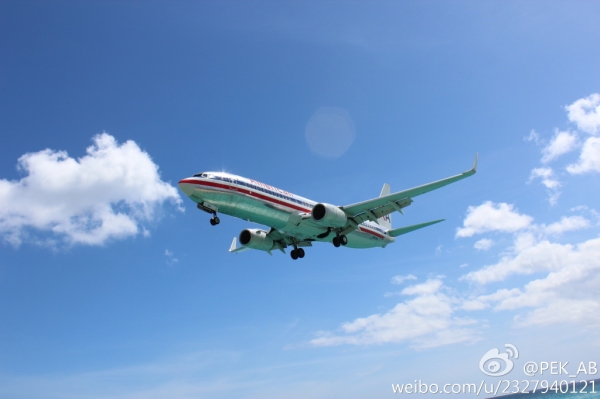 图2:美国航空(aa)从圣马丁岛朱莉安娜公主机场起飞 摄影:微博网友"