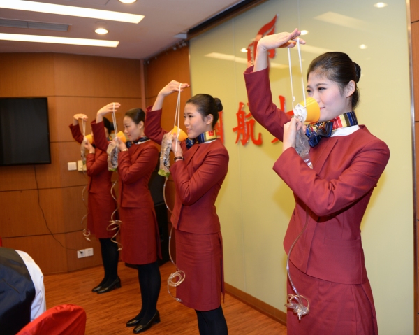 28名东北籍新乘务员加盟大连航空